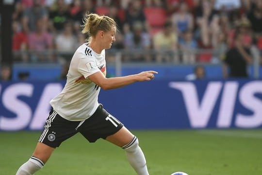 Entschuldigte sich für eine misslungene DFB-Aktion: Alexandra Popp.