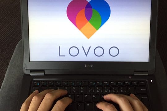 Bei der Dating-App Lovoo ist es laut Recherchen des Bayerischen Rundfunks möglich, genaue Bewegungsprofile der Nutzer zu erstellen.
