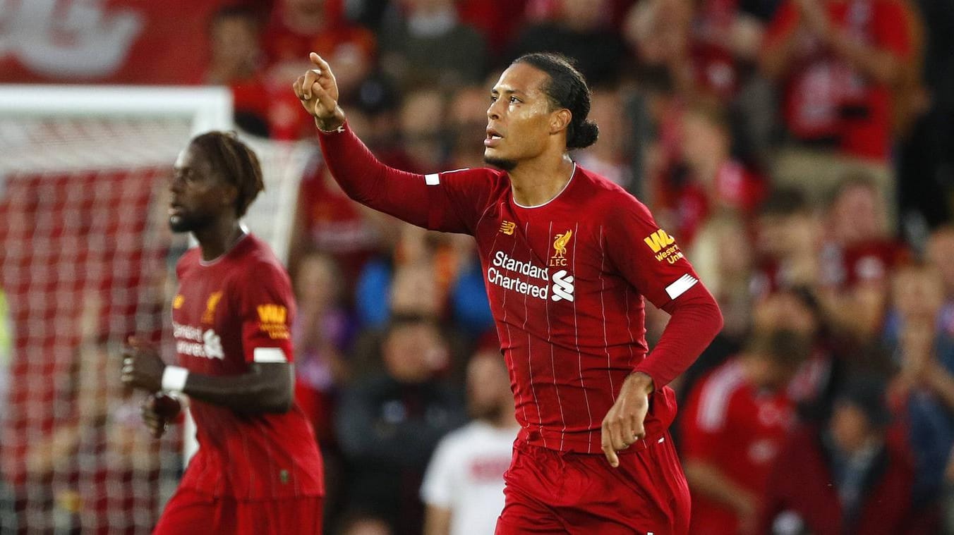 Virgil van Dijk jubelt: Auch der Verteidiger traf für den FC Liverpool.