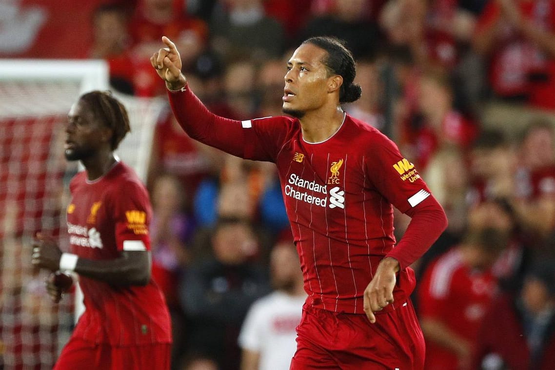 Virgil van Dijk jubelt: Auch der Verteidiger traf für den FC Liverpool.
