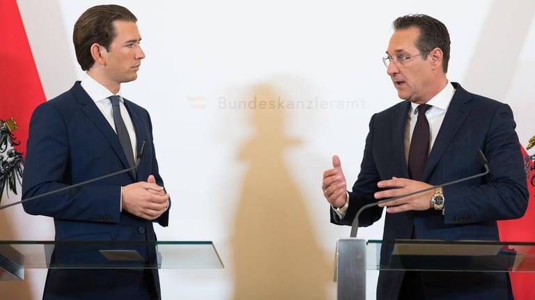 Sebastian Kurz (links) und Heinz-Christian Strache bei einer Pressekonferenz (Archivbild)