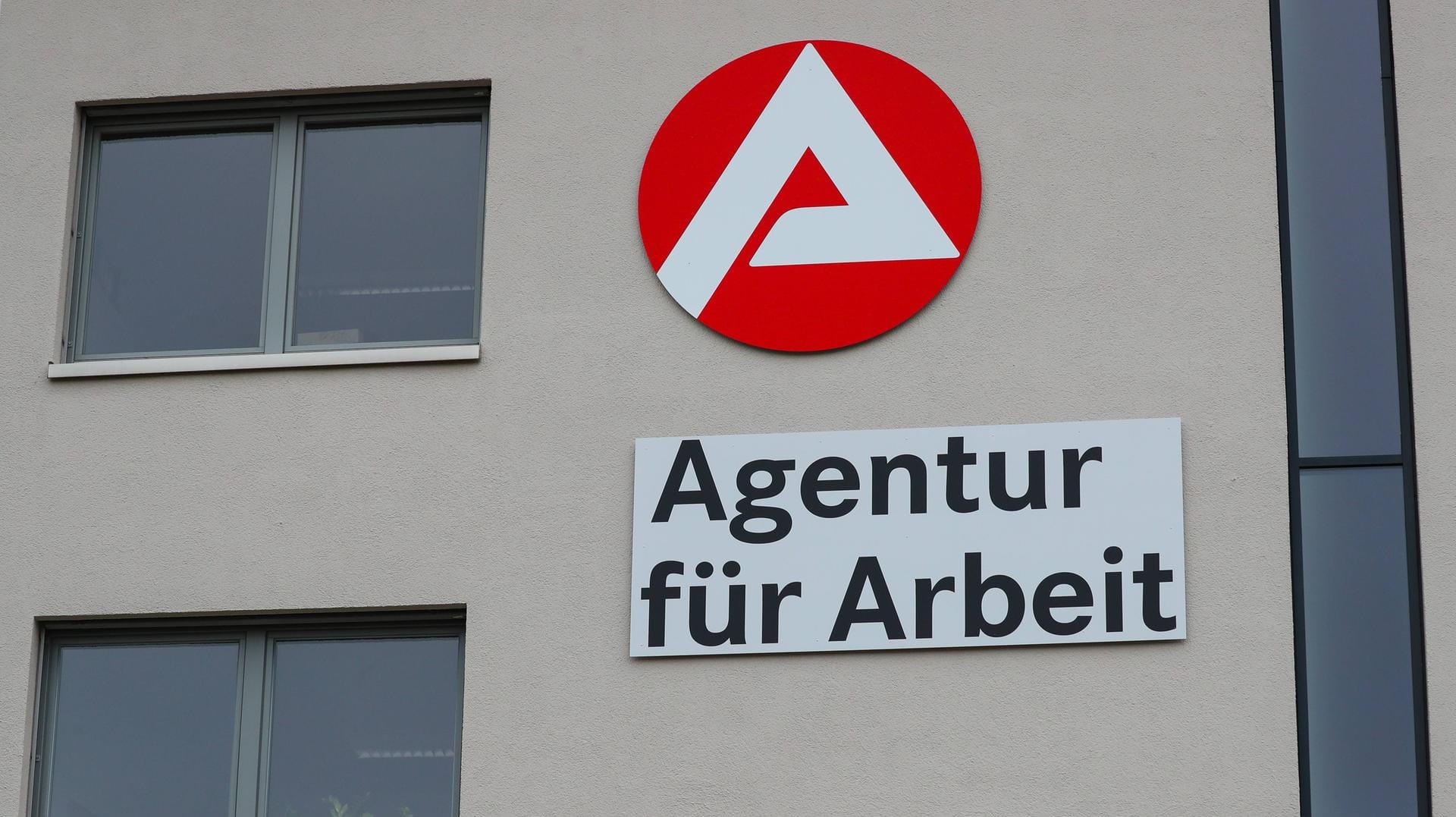 Agentur für Arbeit: Mehr als jeder fünfte Betroffene im Bereich der Arbeitslosenversicherung hat im vergangenen Jahr keine Leistungen erhalten.