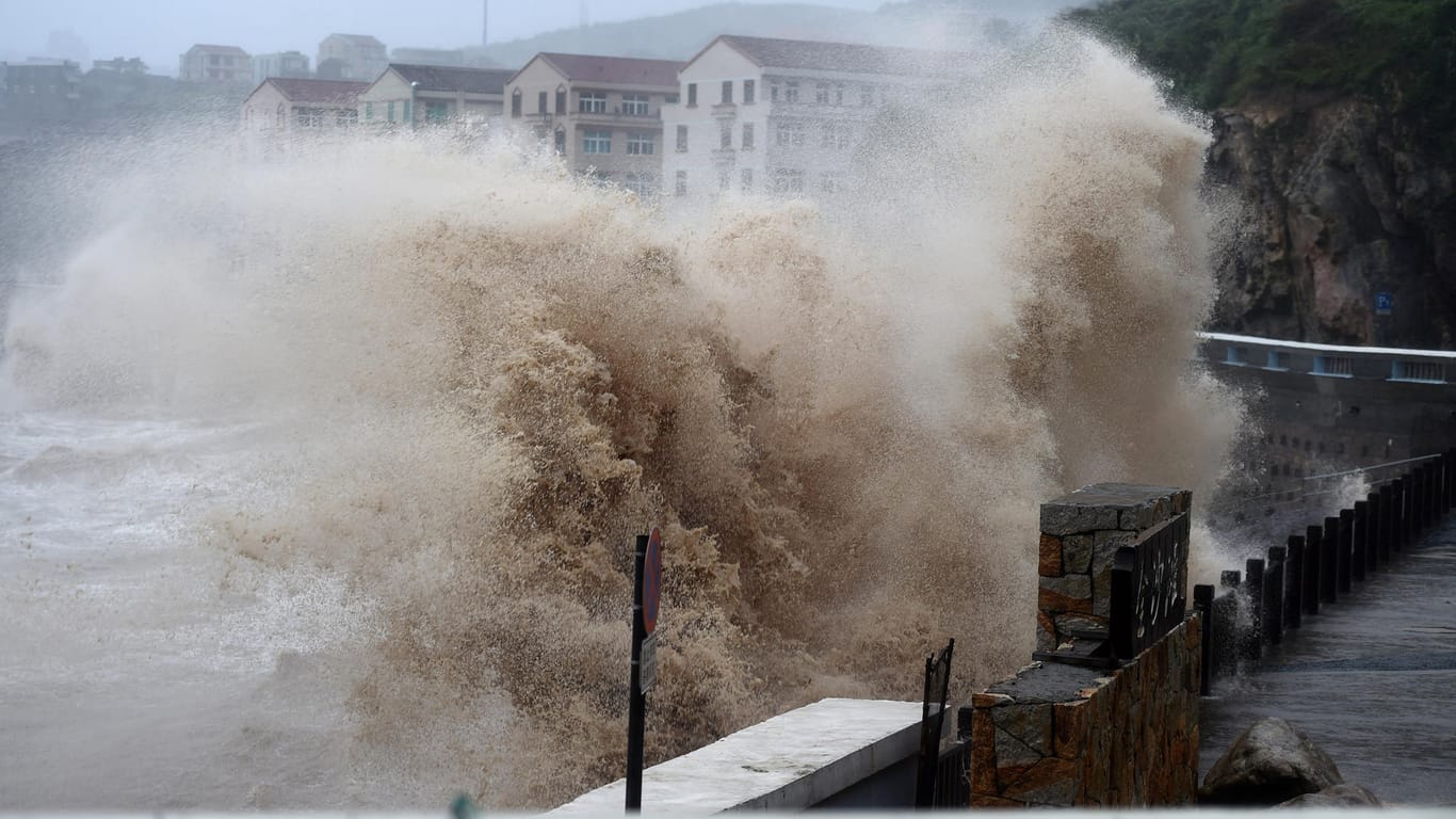 Taifun "Lekima" trifft auf chinesisches Festland