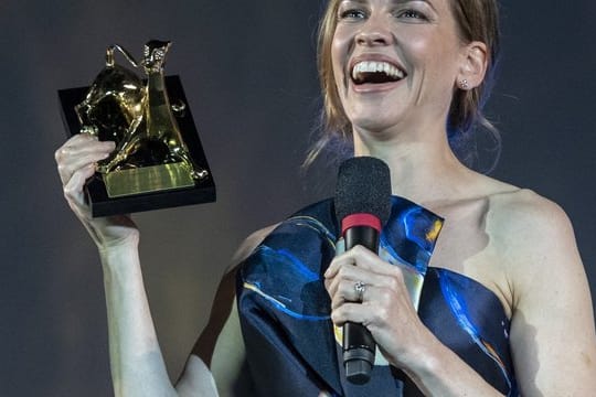 Hilary Swank wurde beim Filmfestival in Locarno mit dem Leopard Club Award geehrt.