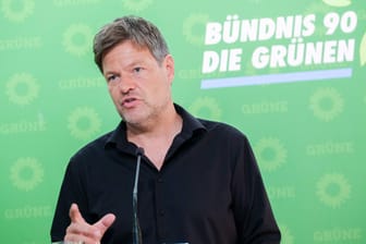 Robert Habeck: Der Grünen-Politiker ist laut Umfrage beliebter bei den Deutschen als die CDU-Vorsitzende Annegret Kramp-Karrenbauer.
