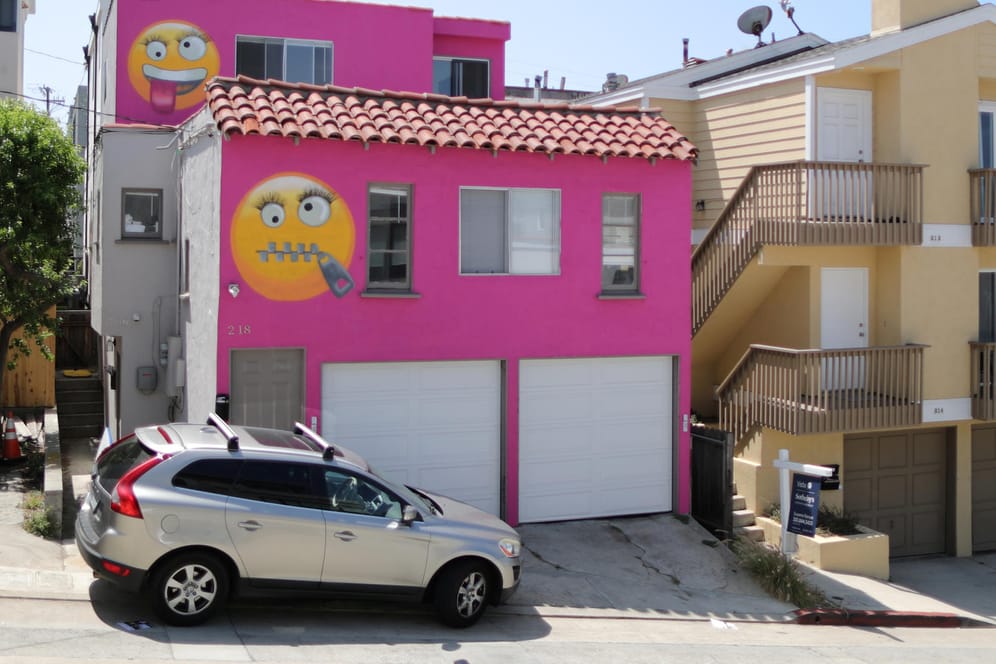 Emoji Haus: Die neue Fassadengestaltung des Hauses in der Nähe von Los Angeles gefällt nicht allen Anwohnern.