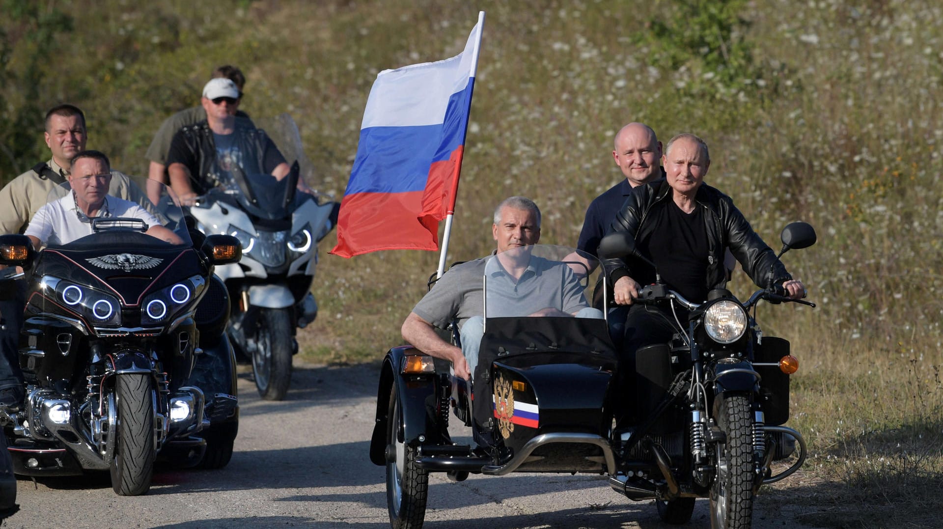 Wladimir Putin: Der russische Präsident gefällt sich in der Rolle des starken Mannes.