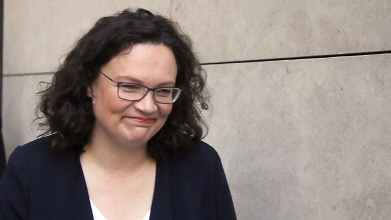 Die frühere SPD-Chefin Andrea Nahles erwägt, im September ihr Bundestagsmandat niederzulegen.