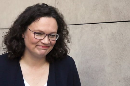 Die frühere SPD-Chefin Andrea Nahles erwägt, im September ihr Bundestagsmandat niederzulegen.