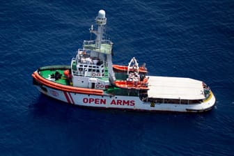 "Open Arms": Das Schiff sucht derzeit einen sicheren Hafen.