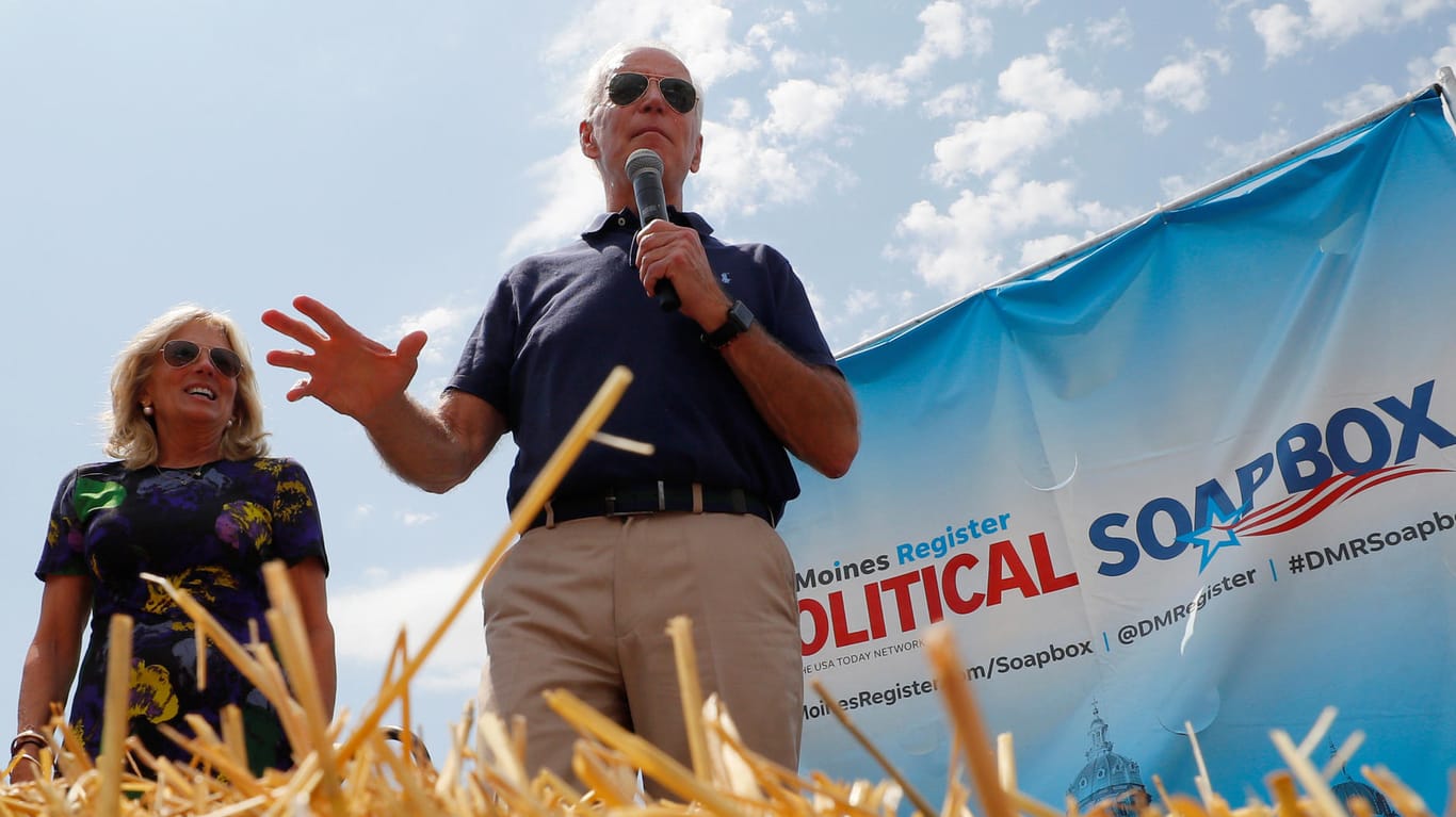 Joe Biden mit Ehefrau Jill: Das Politspektakel in Iowa kann Karrieren starten oder beenden.