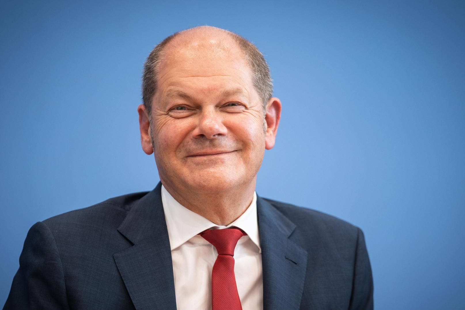 Bundesfinanzminister Olaf Scholz: Seine Pläne sehen einen Wegfall der Abgabe für 90 Prozent der heutigen Soli-Zahler vor.