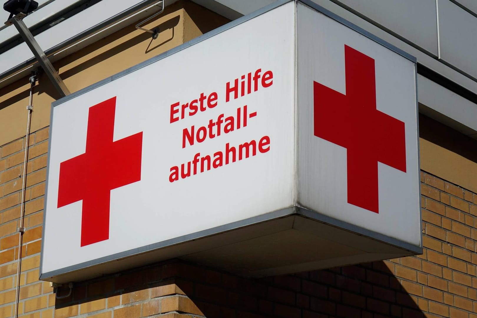 Notfallaufnahme: Ein Unbekannter hat einen Notarzt schwer verletzt. (Symbolbild)