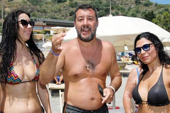 Matteo Salvini im Wahlkampf am Strand von Taormina auf Sizilien.
