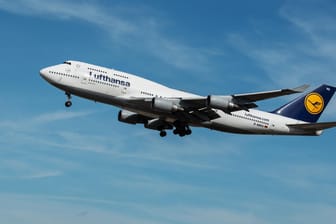 Eine Boeing 747 der Fluggesellschaft Lufthansa: Ein Jumbo-Jet musste kurz nach dem Start in Frankfurt umkehren.
