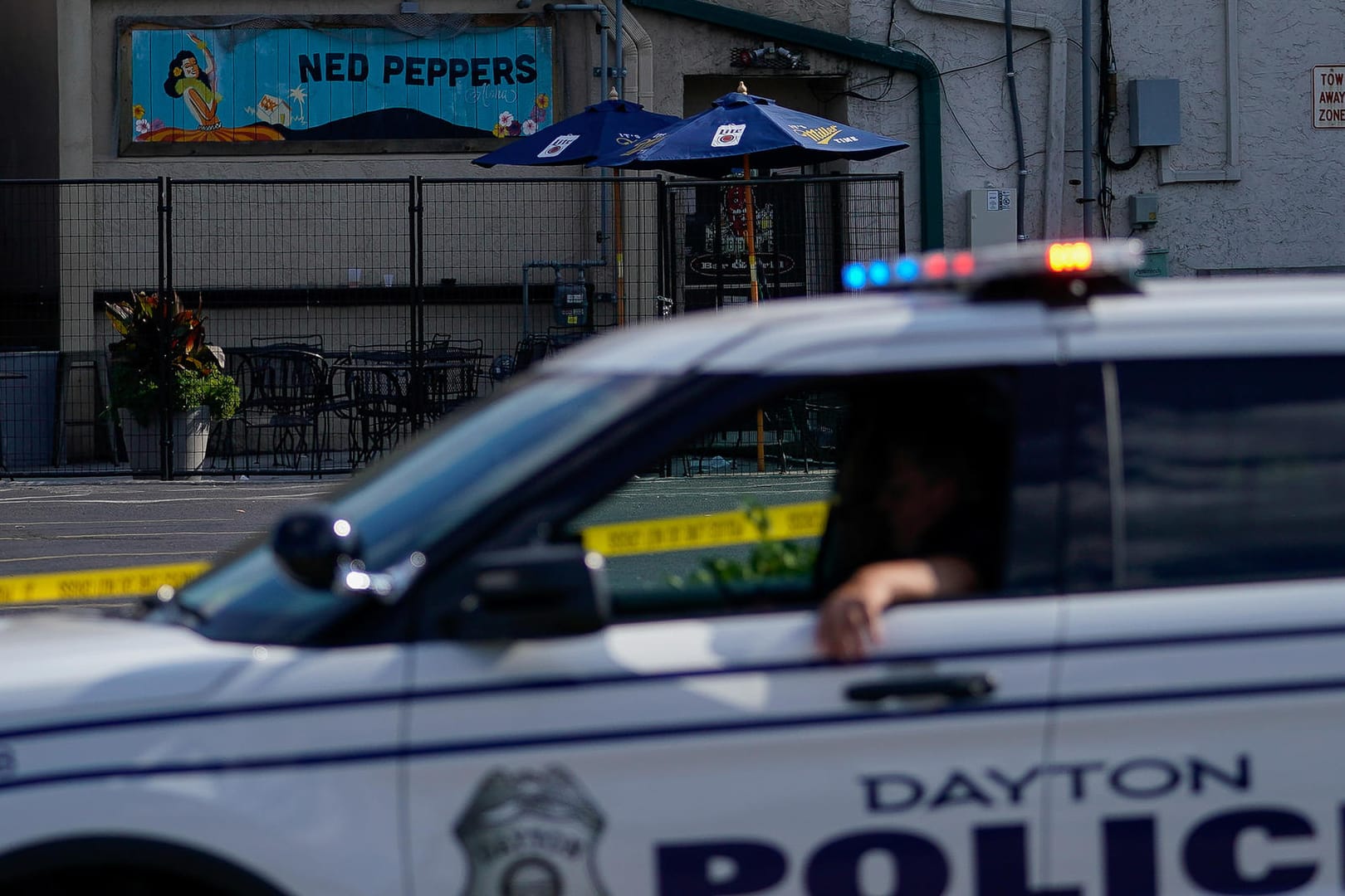 Ein Polizeiauto in Dayton: Ein Freund des Schützen ist festgenommen worden.