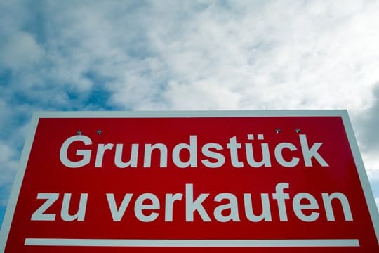 Wurden im Exposé eines Grundstücks falsche Versprechungen gemacht, dürfen Käufer den Kauf rückabwickeln.