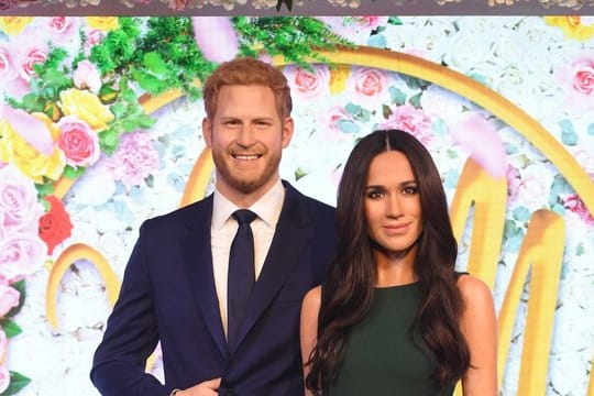 Noch friedlich vereint: Die Wachsfiguren von Prinz Harry und Herzogin Meghan.