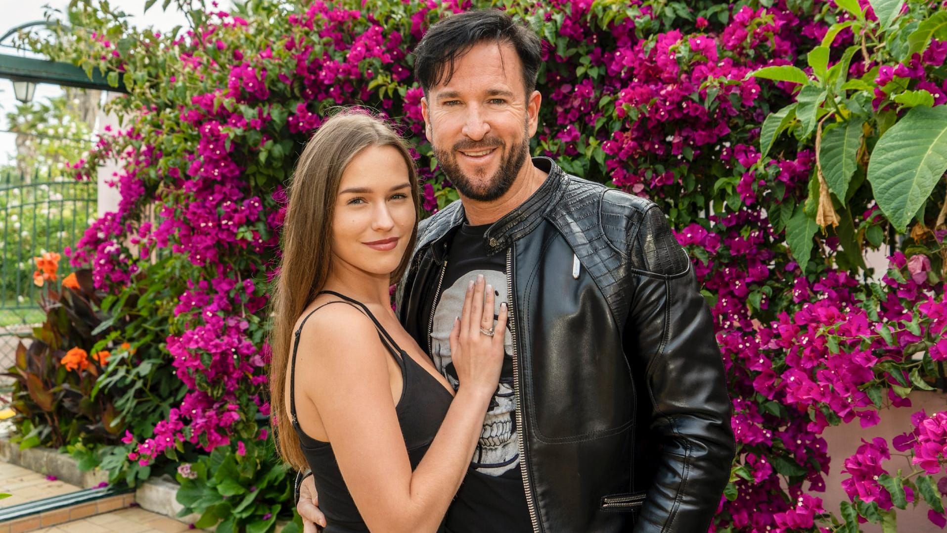 Der Wendler mit seiner Laura: Im "Sommerhaus der Stars" sorgten die beiden für ordentlich Zündstoff. In der dritten Folge mussten sie dann endgültig die Koffer packen und wurden rausgewählt.