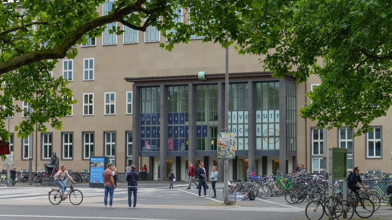 Das Hauptgebäude der Universität zu Köln: Dort regt sich Widerstand gegen geplante Kürzungen.