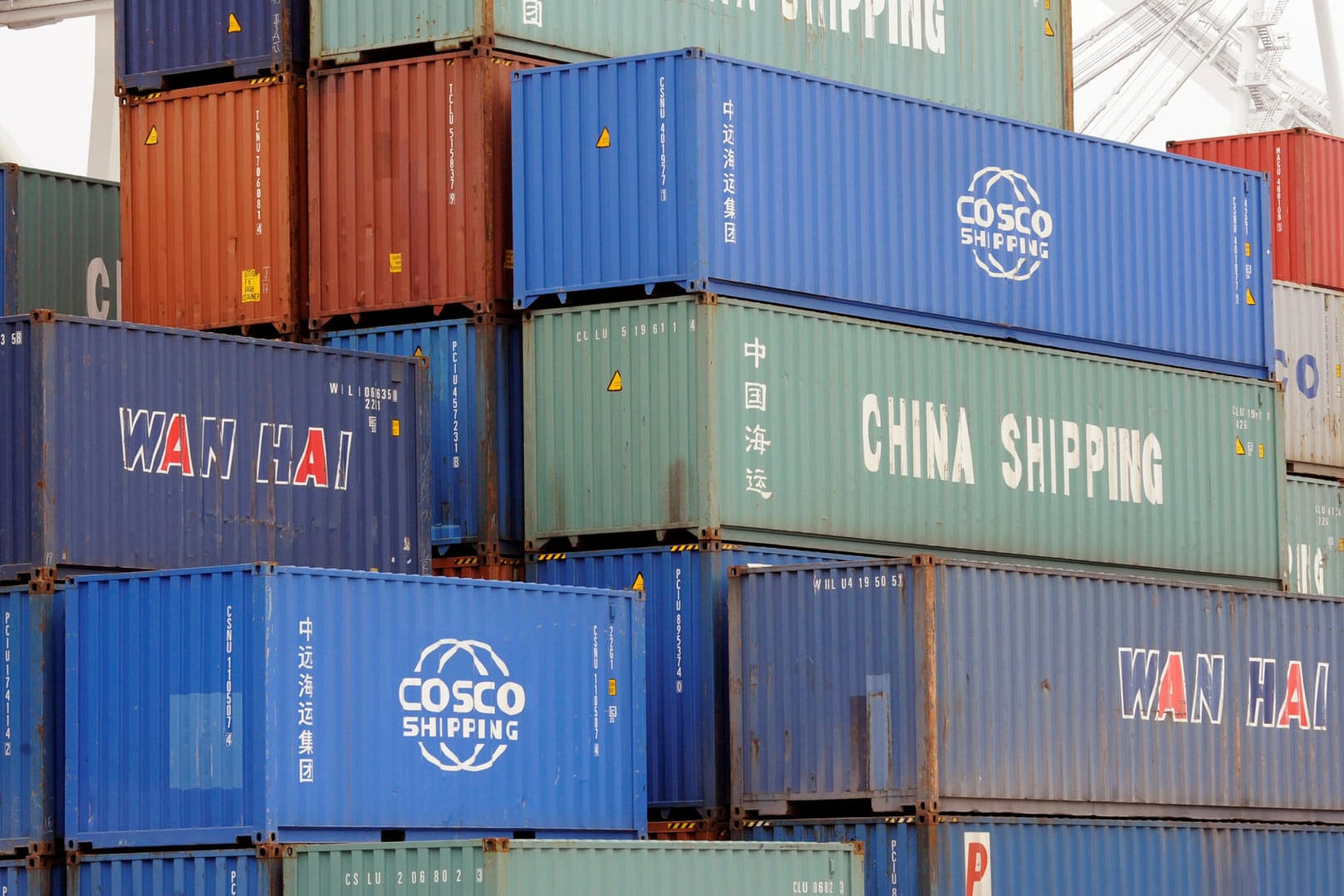 Chinesische Container in einem Hafen in Kalifornien: Die USA verschieben ihre angekündigten Strafzölle auf Waren aus China.
