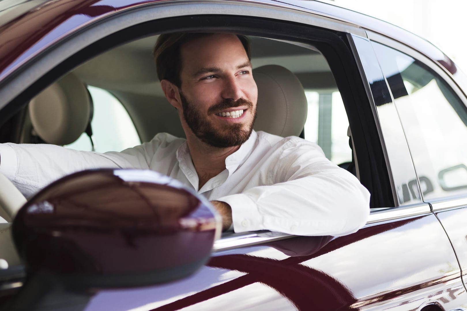 Erste Fahrt im neuen Auto: Die Langzeitmiete könnte sich als Alternative zu Kauf und Leasing etablieren.