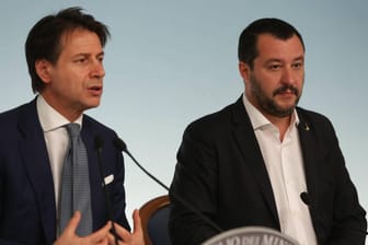 Giuseppe Conte und Matteo Salvini: Führt die italienische Regierungskrise ins Aus?