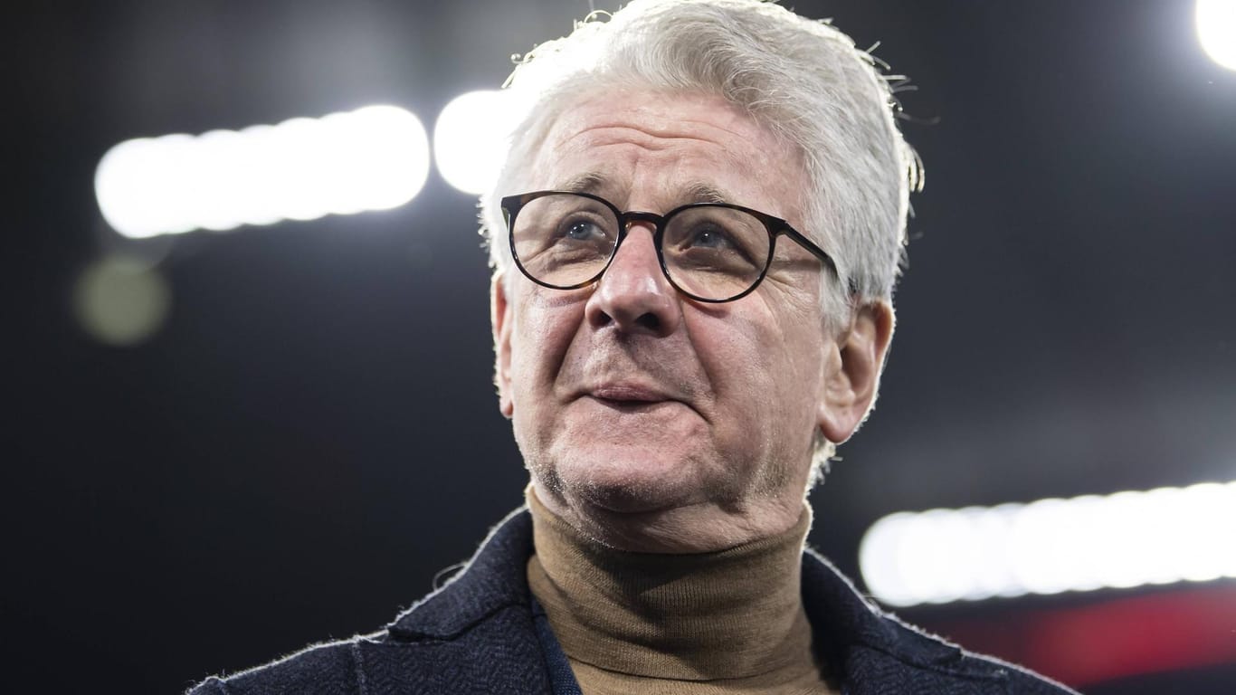 Marcel Reif: Der TV-Experte hat den Bayern München wegen des Transfer-Wirrwarrs kritisiert.