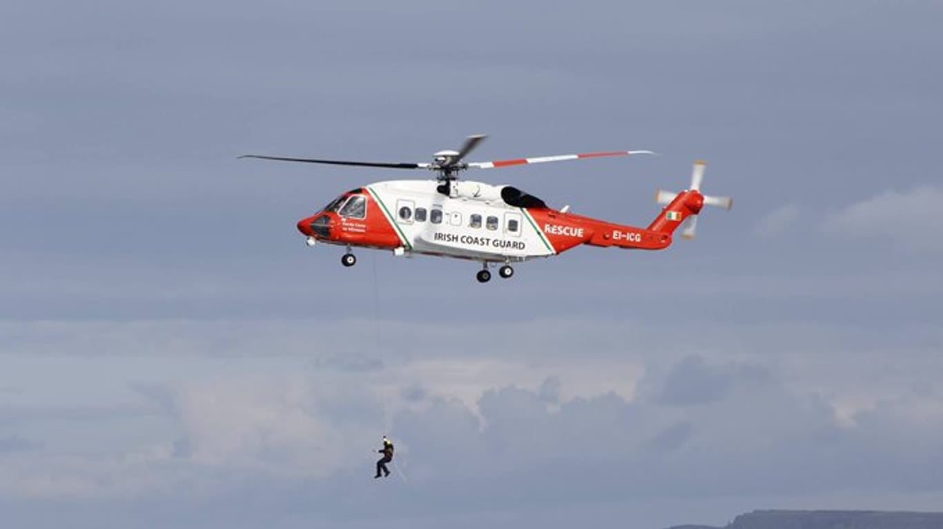 Rettungsaktion in Irland: 15 Menschen mussten von Rettern aus dem Atlantik gefischt werden.