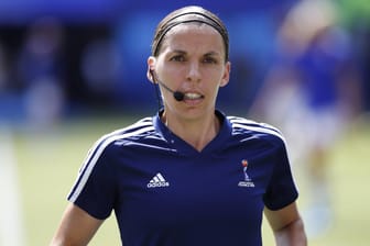 Stéphanie Frappart: Die Französin leitet als erste Frau ein bedeutendes Europapokal-Spiel der Herren.