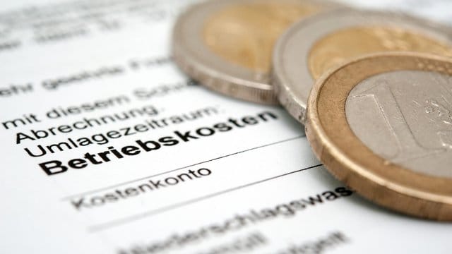 Betriebskostenabrechnung: Aus der Abrechnung müssen die Einnahmen und Ausgaben zu den umzulegenden Betriebskosten im Abrechnungsjahr aus sich heraus verständlich hervorgehen.