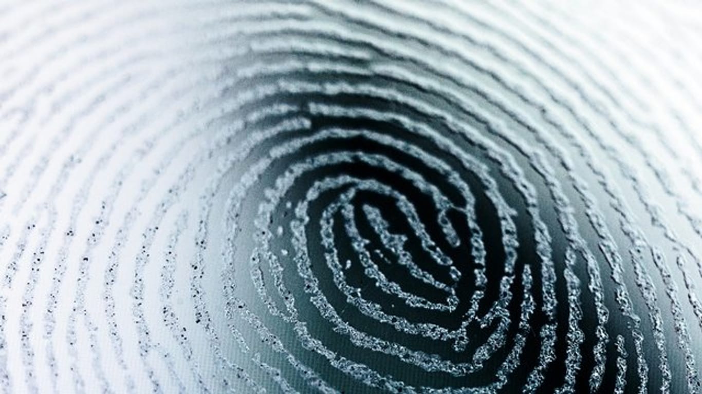 Der Fingerabdruck ist ein gängiger Schlüssel für biometrische Sicherungsverfahren.