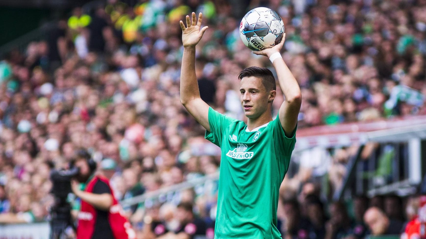 Marco Friedl: Das Bremer Verteidigungstalent ist nicht glücklich über namhafte Neuzugänge auf seiner Position.