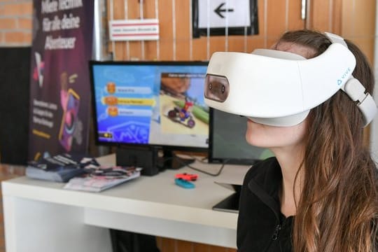 Gaming ist unter Männern und Frauen nahezu gleichermaßen beliebt, doch die meisten Frauen fühlen sich laut einer Umfrage des Digitalverbands Bitkom diskreditiert.