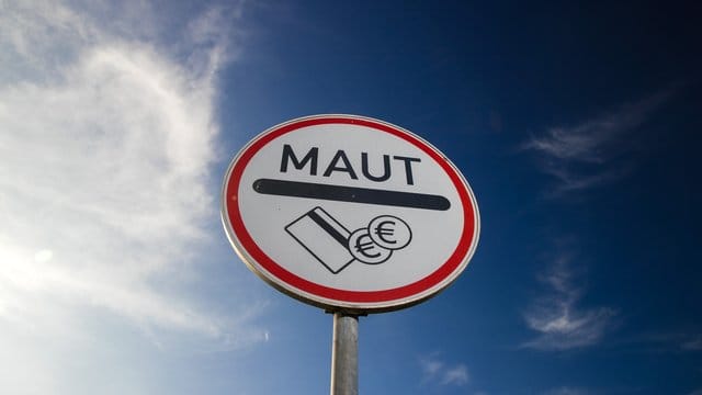 Kommunen im Süden Deutschlands fordern ein umfassendes Maut-Modell für alle Autofahrer und alle Straßen.