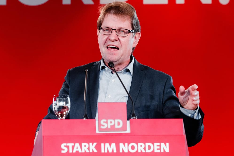 Ralf Stegner (SPD) bewirbt sich mit Gesine Schwan um den Vorsitz der SPD.