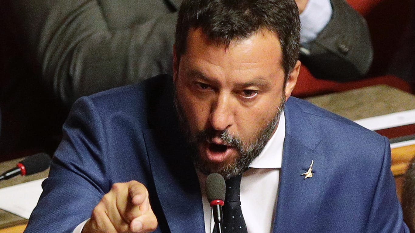 Matteo Salvini: Italiens Innenminister verwehrt Seenotrettern die Einfahrt in italienische Gewässer