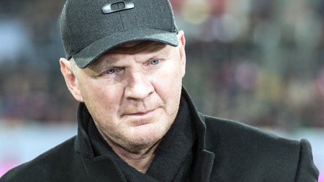 Ex-Profi Stefan Effenberg schlägt den Bayern einen Mandzukic-Transfer vor. Ex-Profi Stefan Effenberg schlägt den Bayern einen Mandzukic-Transfer vor.