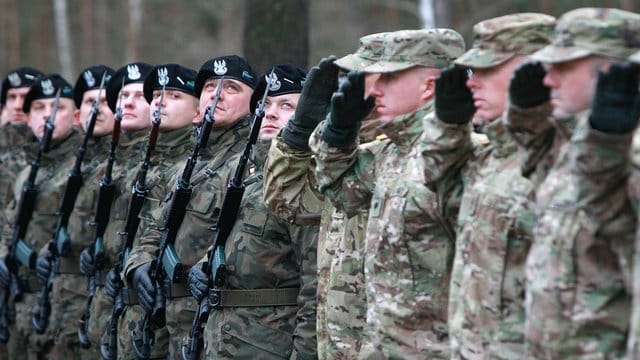 US-amerikanische (r. US-amerikanische (r.