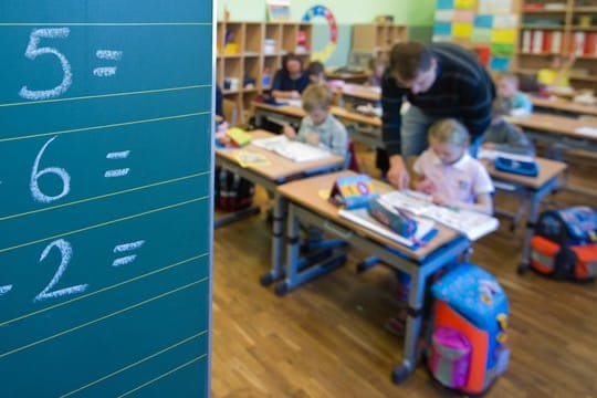 Der Sieger Sachsen wird unter anderem dafür gelobt, dass viele Kinder in Grundschulen ganztags betreut würden.