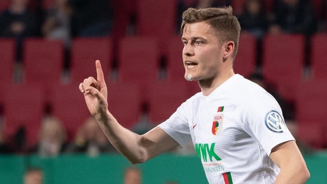Alfred Finnbogason erlebt in Augsburg die beste Zeit seiner fußballerischen Laufbahn. Alfred Finnbogason erlebt in Augsburg die beste Zeit seiner fußballerischen Laufbahn.