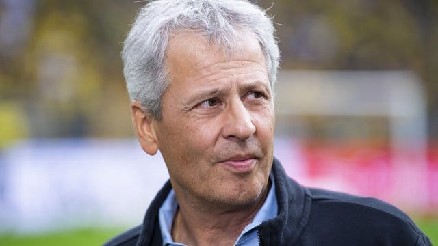 Will mit dem BVB nur von Spiel zu Spiel schauen: Trainer Lucien Favre. Will mit dem BVB nur von Spiel zu Spiel schauen: Trainer Lucien Favre.