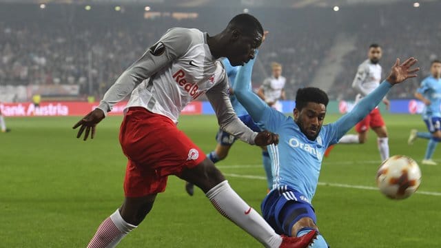 Diadie Samassekou (l) spielt jetzt für 1899 Hoffenheim.