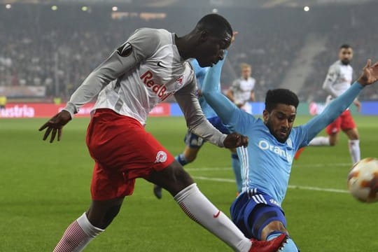 Diadie Samassekou (l) spielt jetzt für 1899 Hoffenheim.
