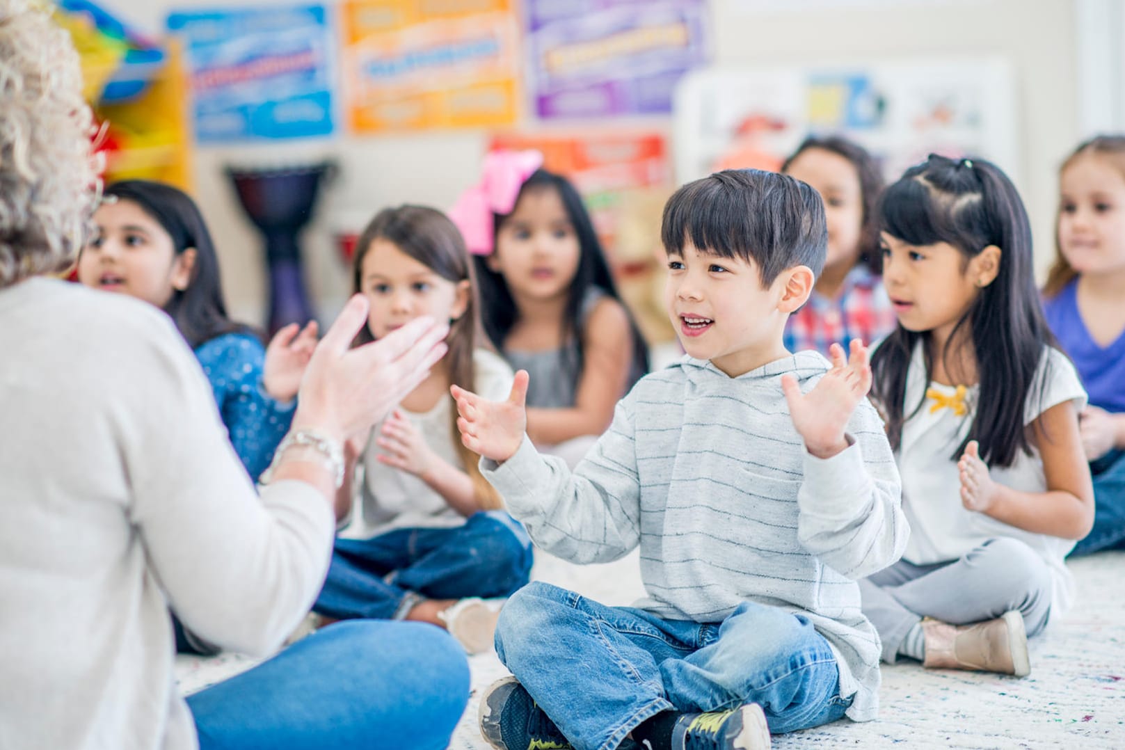 Kinder in der Kita: Der Besuch einer Kindertagesstätte kann Kinder auch bei der Sprachentwicklung unterstützen.