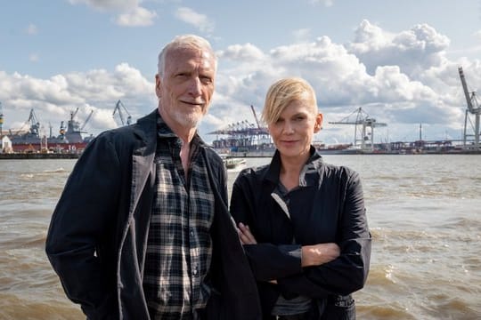 An der Elbe: Die Schauspieler Ernst Stötzner (als Richard Dorn) und Anna Loos (als Helen Dorn).