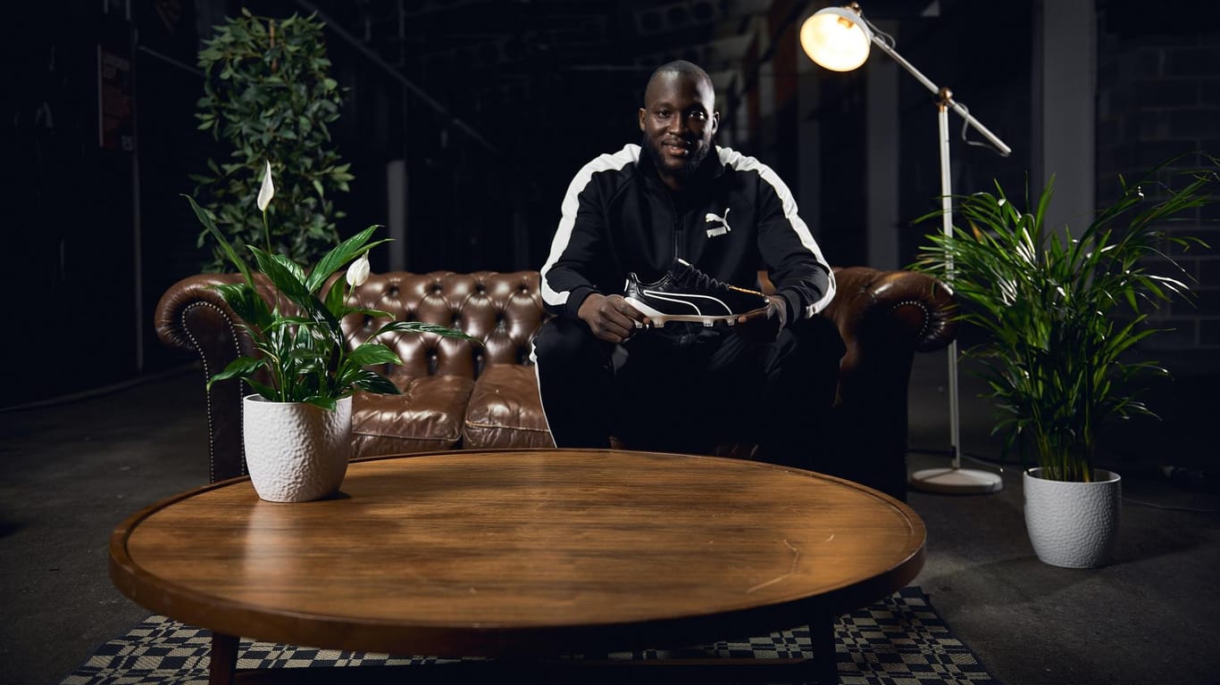 Romelu Lukaku ist Puma-Markenbotschafter. Mit dem Sportartikelhersteller hat er gerade den Fußballschuh King Platinum RL herausgebracht.