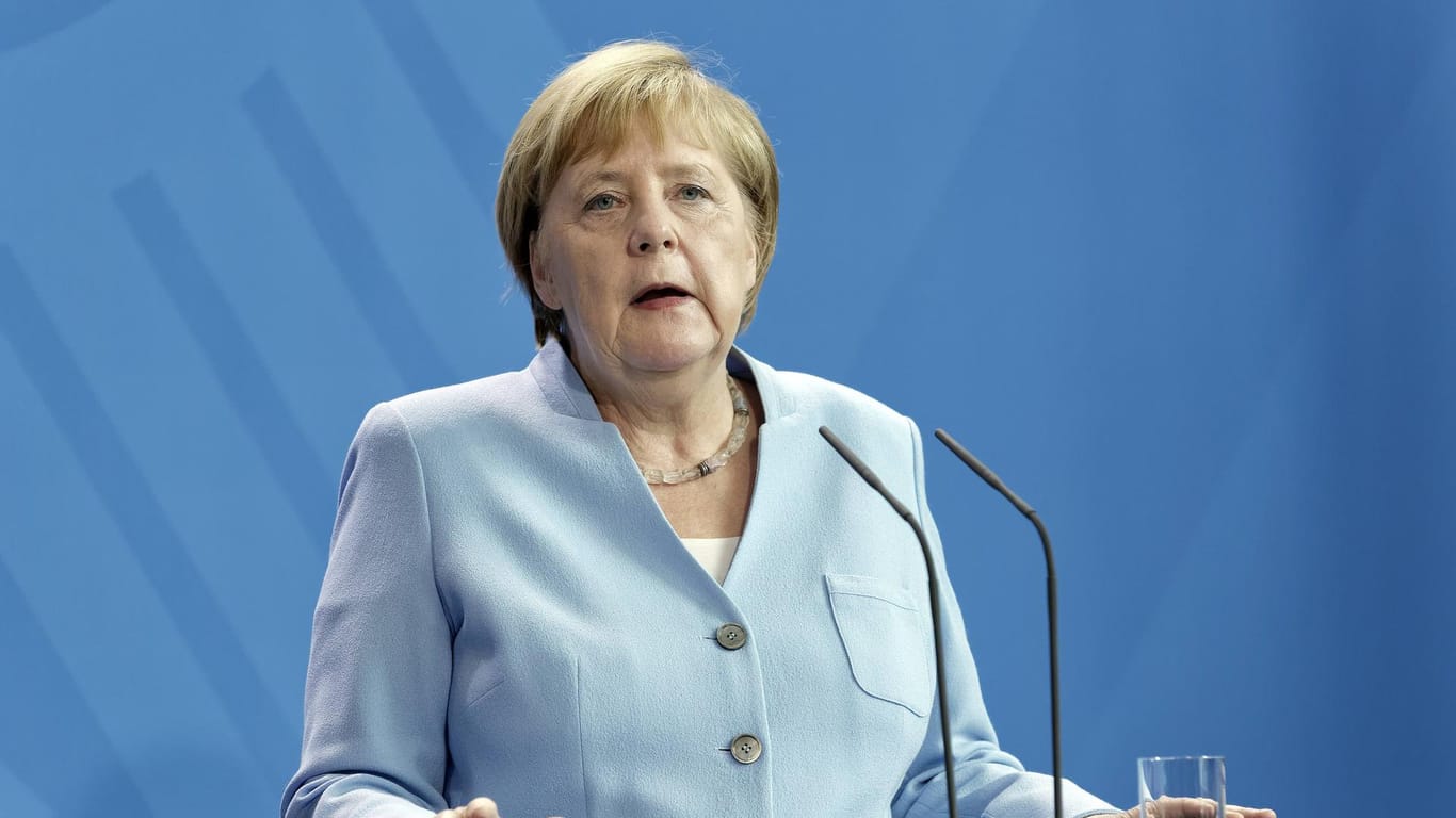 Angela Merkel: Die Bundeskanzlerin fordert eine staatlich organisierte Seenotrettung.