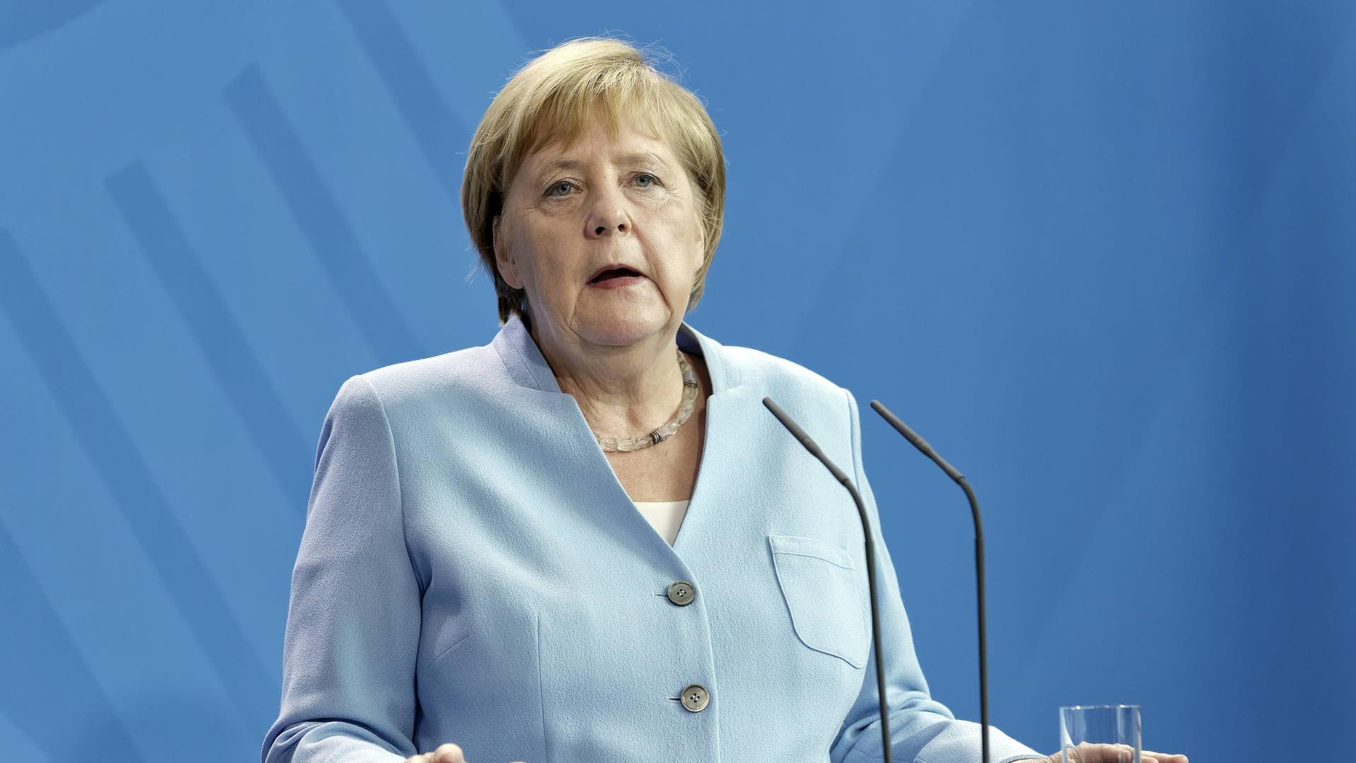 Angela Merkel: Die Bundeskanzlerin fordert eine staatlich organisierte Seenotrettung.