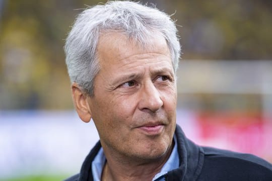 Dortmunds Trainer Lucien Favre nimmt das M-Wort noch nicht in den Mund.